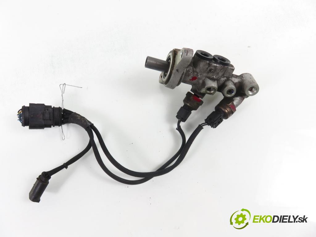 VW GOLF IV (1J1) HB 2000 74,00 1.6 - APF 1595,00 Pumpa brzdová ATE23 (Posilňovač bŕzd)