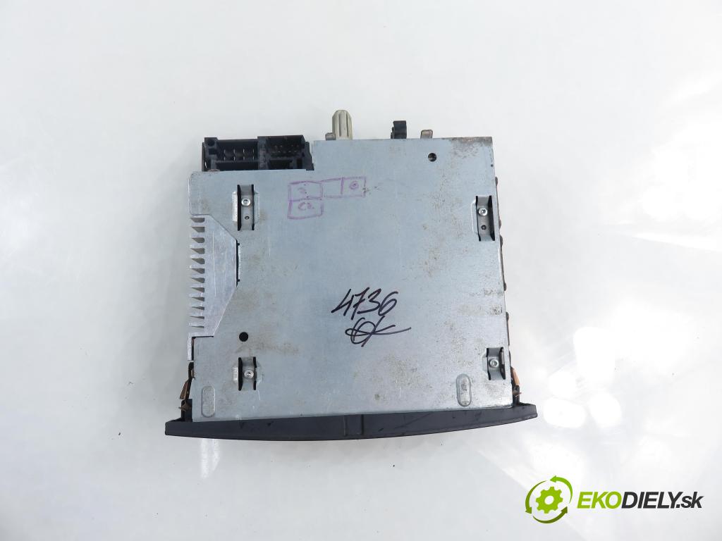 RENAULT CLIO III (BR0/1, CR0/1) HB 2006 63,00 1.5 dCi 86 - K9K 766 1461,00 RADIO CD 8200607915