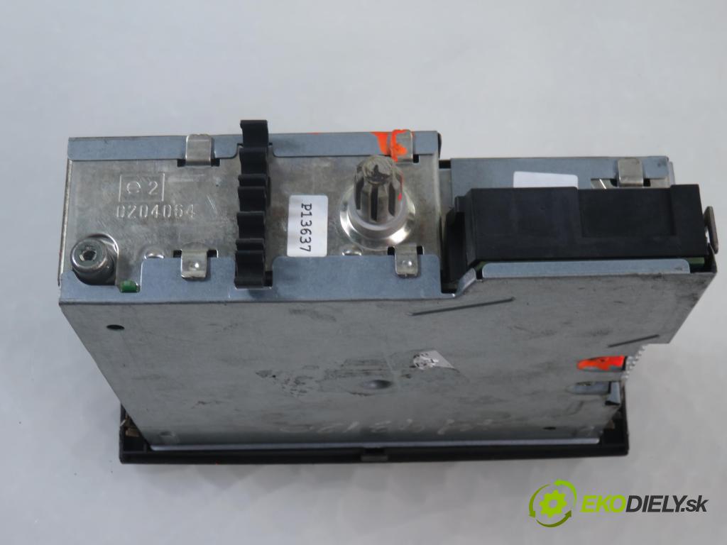RENAULT MASTER II Skrzynia (FD) FURGON 2007 88,00 2.5 dCi 120 - G9U 650 2464,00 RADIO CD 8200607918B ; 8200607918T