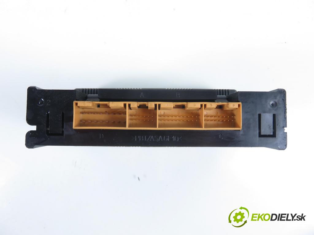 AUDI A4 (8D2, B5) SEDAN 1996 81,00 1.9 TDI 110 - AFN 1896,00 Panel topení KLIMATRONIK 8L0820043B ; 5HB00760800