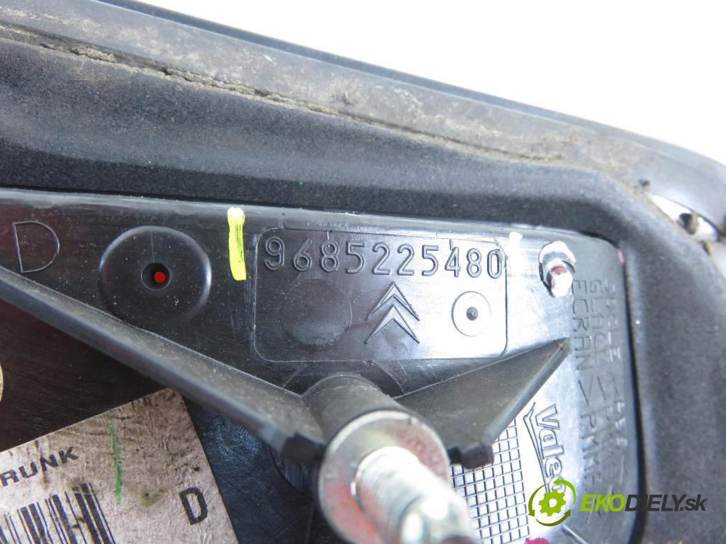 CITROEN C3 II (SC_) HB 2010 0,00 1.6 HDi 90 - 9HX (DV6ATED4) 1560,00 Svetlo pravé zadné kufor 9685225480