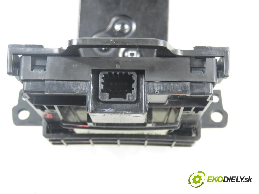 RENAULT KOLEOS I (HY_) SUV 2008 110,00 2.0 dCi 4x4 150 - M9R 832 1995,00 čítač KARTY: A2C53217096