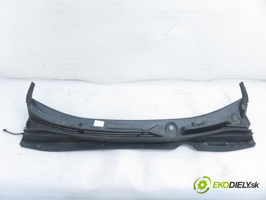 HYUNDAI ix35 (LM, EL, ELH) SUV 2011 99,00 1.6 - G4FD 1591,00 Torpédo, plast pod čelné okno 861512Y000 (Torpédo (plast pod čelným sklom))