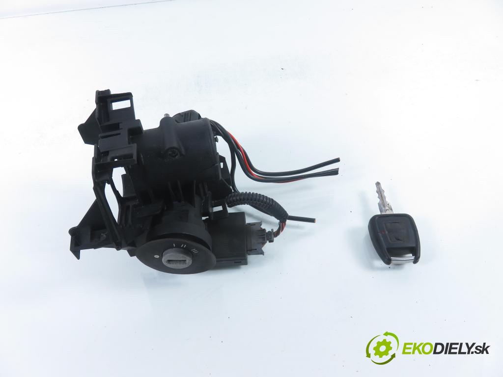 OPEL ASTRA G liftback (T98) HB 2001 55,00 1.7 DTI 16V - Y 17 DT 1686,00 spinačka 90589313 ; 24445098 (Spínacia skrinka)