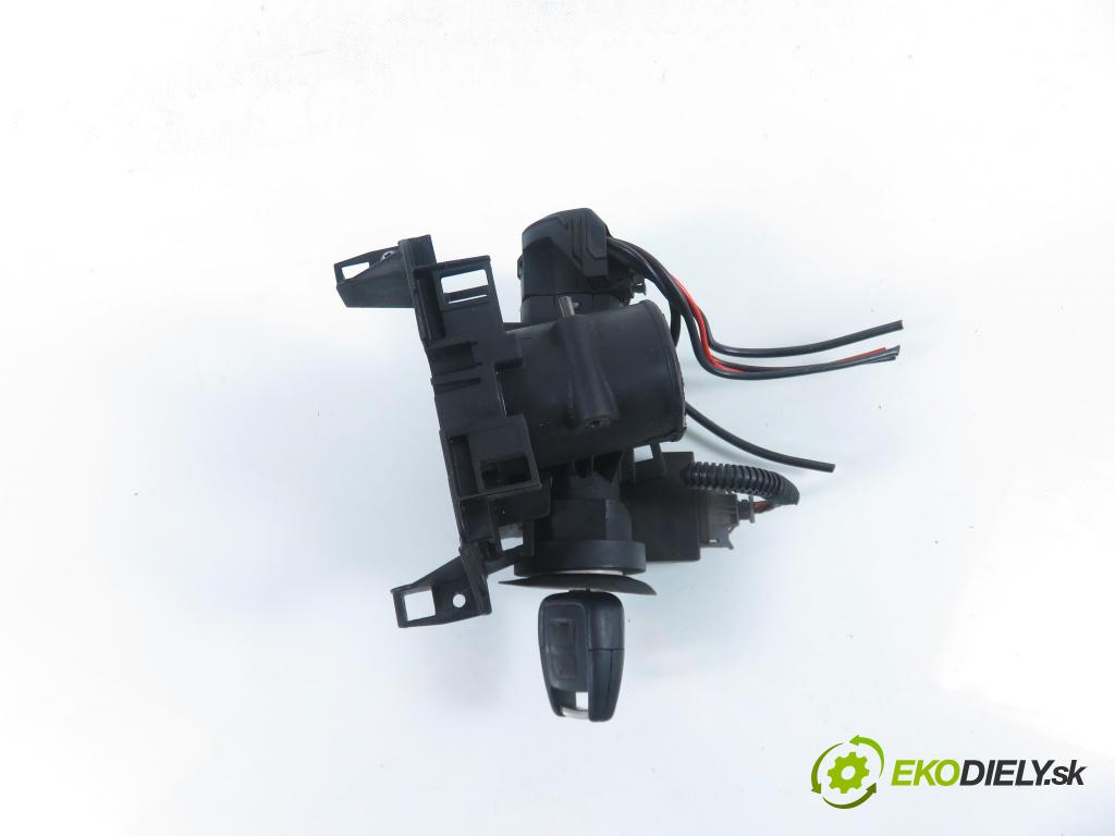 OPEL ASTRA G liftback (T98) HB 2001 55,00 1.7 DTI 16V - Y 17 DT 1686,00 spinačka 90589313 ; 24445098 (Spínacia skrinka)