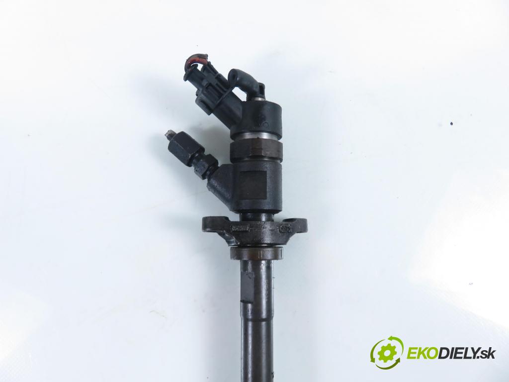 PEUGEOT 307 (3A/C) HB 2004 80,00 1.6 HDi 110 1560,00 vstrekovač 0986435090 (Vstrekovač paliva)