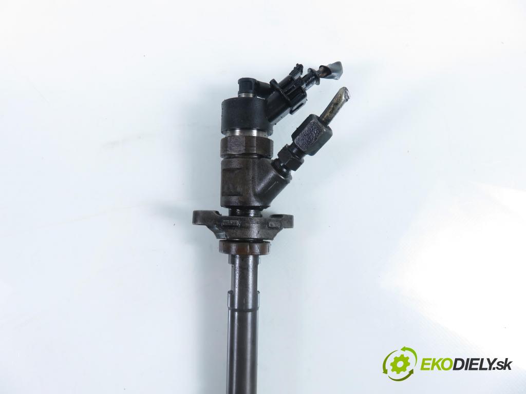 PEUGEOT 307 (3A/C) HB 2004 80,00 1.6 HDi 110 1560,00 vstrekovač 0986435090 (Vstrekovač paliva)