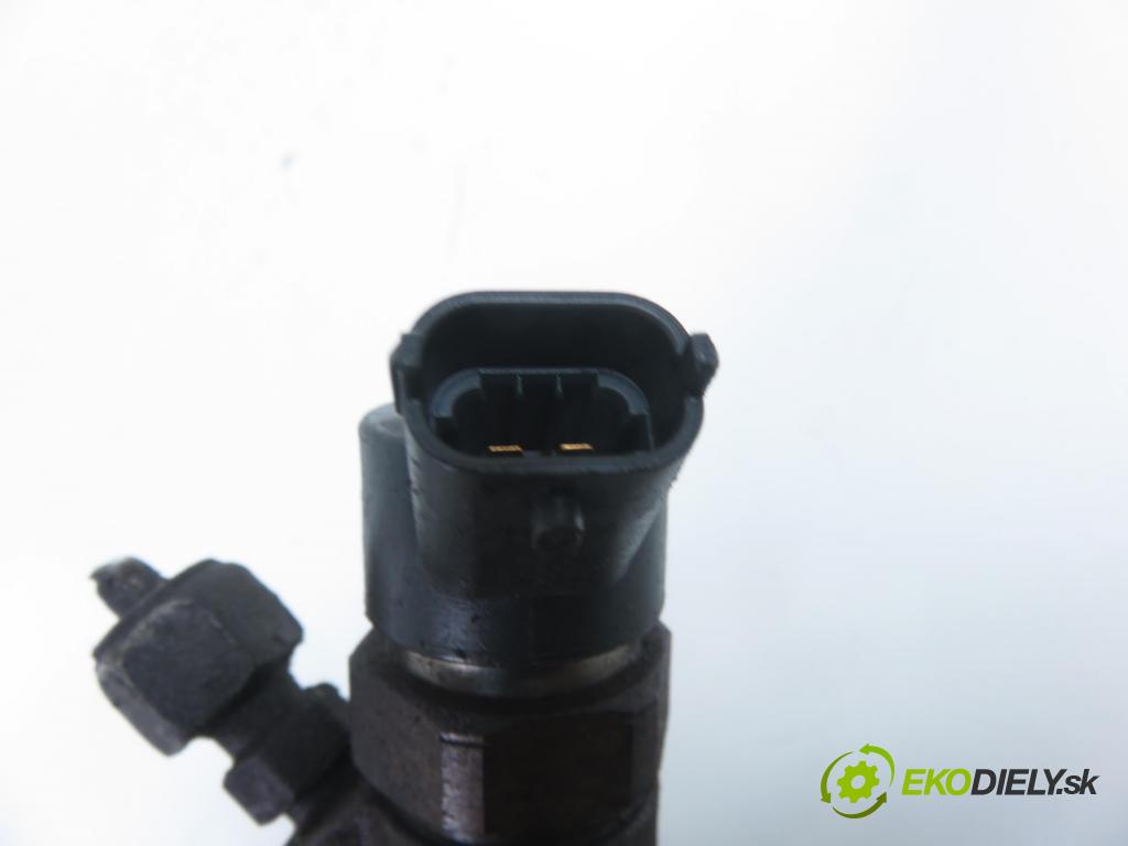 RENAULT LAGUNA II (BG0/1_) LIFTBACK 2002 88,00 1.9 dCi 120 - F9Q 750 1870,00 vstrekovač 0445110021 ; 7700111014 (Vstrekovač paliva)