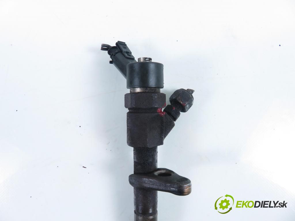 RENAULT LAGUNA II (BG0/1_) LIFTBACK 2002 88,00 1.9 dCi 120 - F9Q 750 1870,00 vstrekovač 0445110021 ; 7700111014 (Vstrekovač paliva)