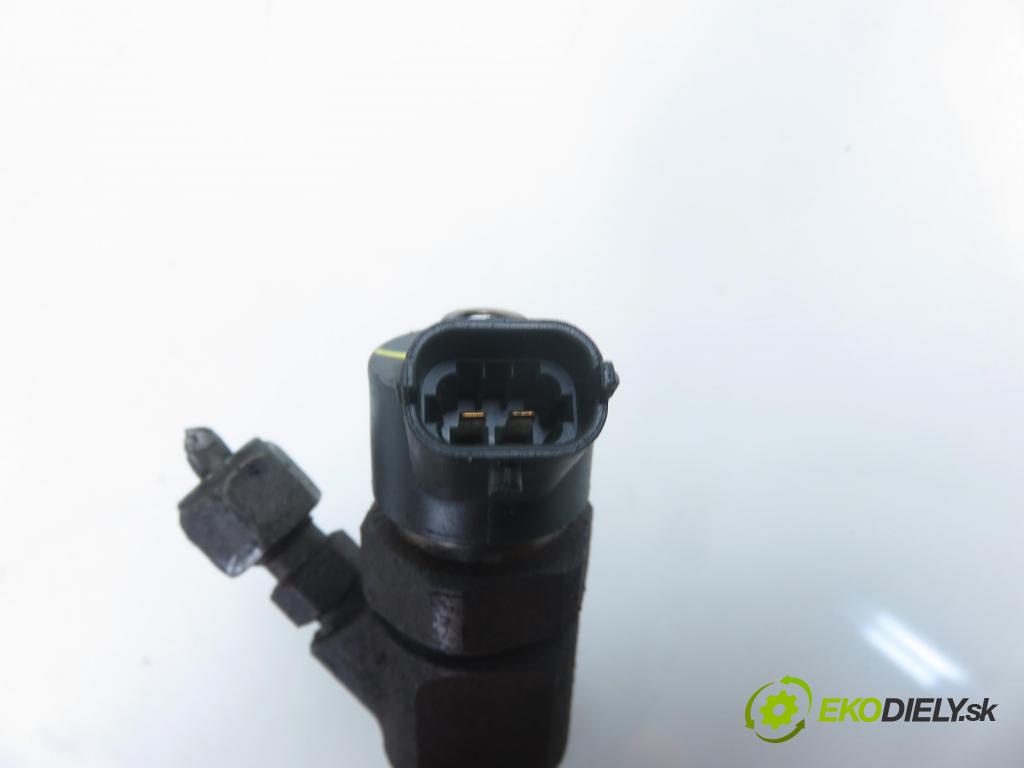 RENAULT LAGUNA II (BG0/1_) LIFTBACK 2002 88,00 1.9 dCi 120 - F9Q 750 1870,00 vstrekovač 0445110021 ; 7700111014 (Vstrekovač paliva)