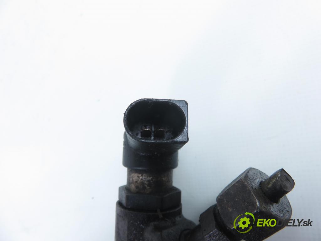 FORD FOCUS C-MAX (DM2) MINIVAN 2004 100,00 2.0 TDCi - G6DA 1997,00 vstrekovač 9647247280 (Vstrekovač paliva)