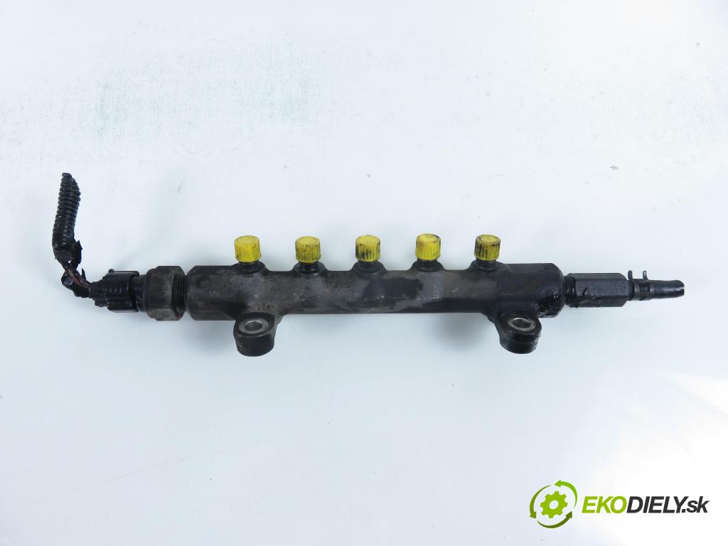 TOYOTA RAV 4 III (_A3_) SUV 2007 130,00 2.2 D 4WD 177 - 2AD-FHV 2231,00 Lišta vstrekovacia 8945871010 (Vstrekovacia lišta)