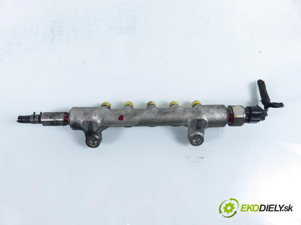 TOYOTA RAV 4 III (_A3_) SUV 2007 130,00 2.2 D 4WD 177 - 2AD-FHV 2231,00 Lišta vstrekovacia 8945871010 (Vstrekovacia lišta)