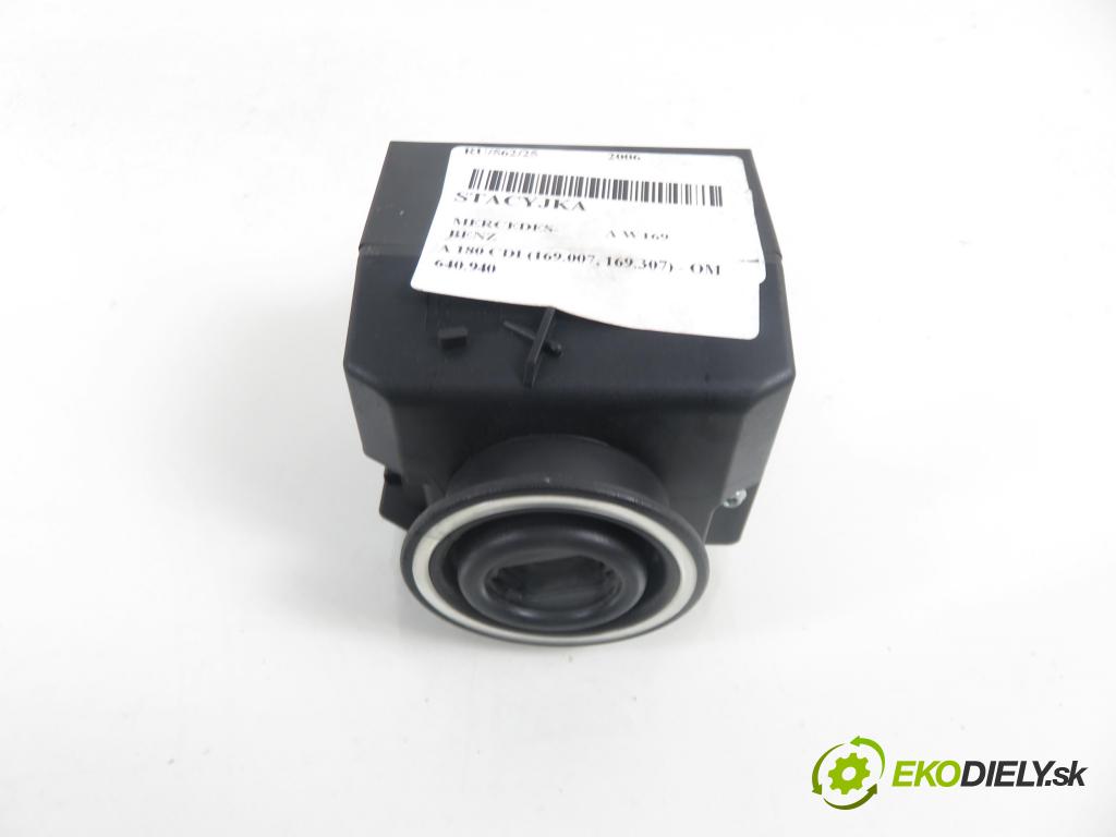 MERCEDES-BENZ KLASA A (W169) HB 2006 80,00 2.0 CDI 109 - OM 640.940 1991,00 spinačka 1695451108 (Spínacia skrinka)