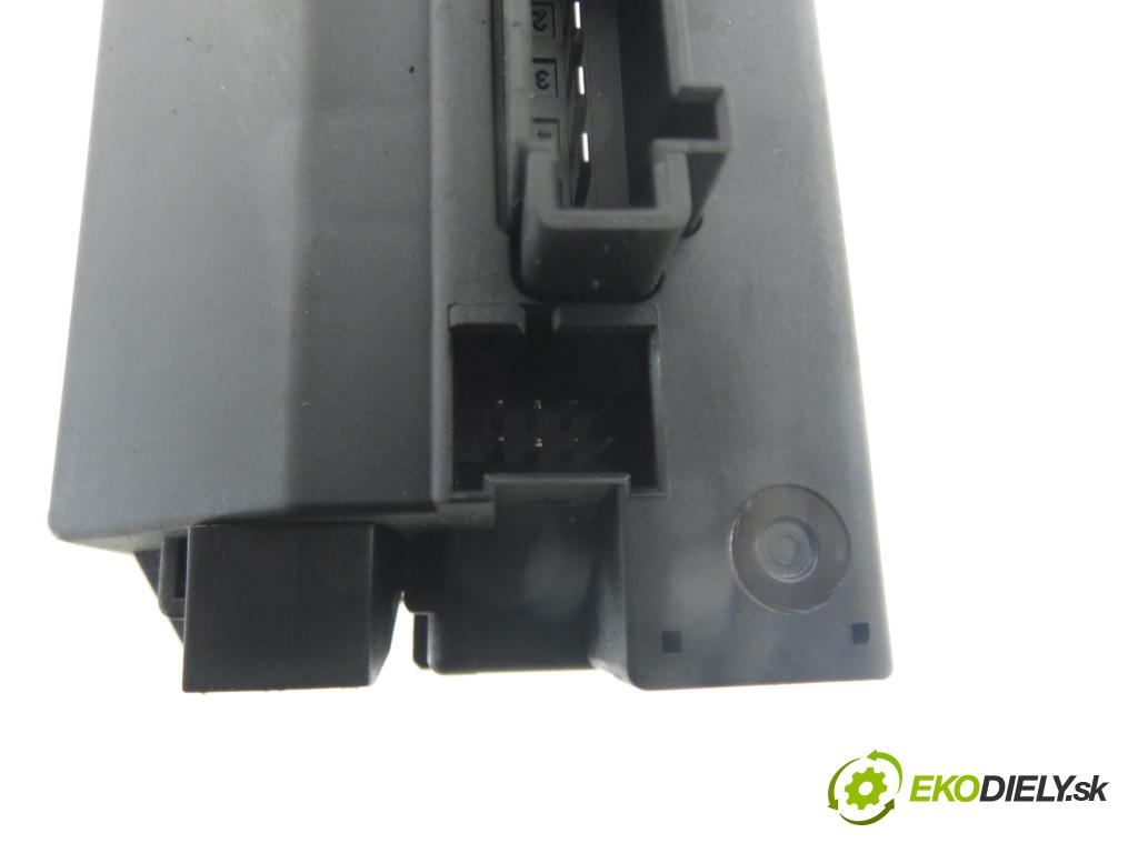 MERCEDES-BENZ KLASA A (W169) HB 2006 80,00 2.0 CDI 109 - OM 640.940 1991,00 spinačka 1695451108 (Spínacia skrinka)