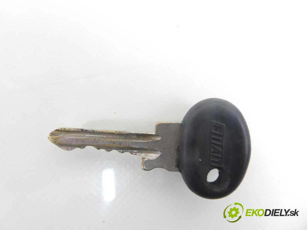 FIAT 126 (126_) FASTBACK 1994 18,00 650 652,00 spinačka  (Spínacia skrinka)