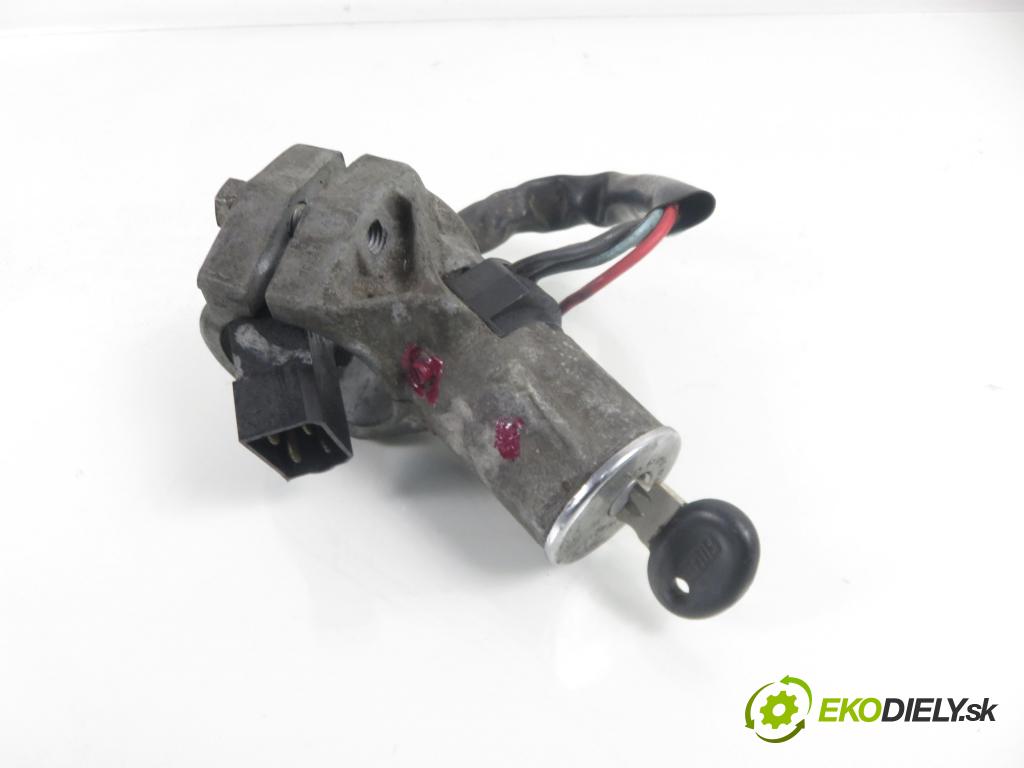 FIAT 126 (126_) FASTBACK 1994 18,00 650 652,00 spinačka  (Spínacia skrinka)