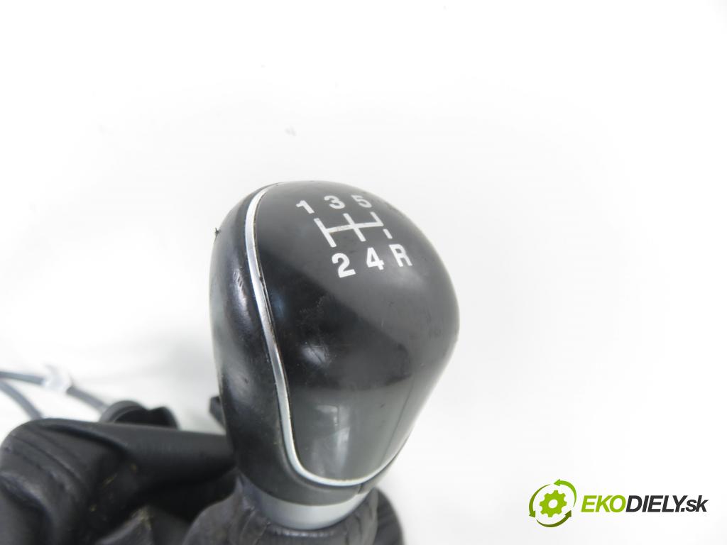FORD FOCUS III HB 2016 77,00 1.6 Ti VCT 105 - IQDC 1596,00 ZVEDÁK: F1FR7C453AKD