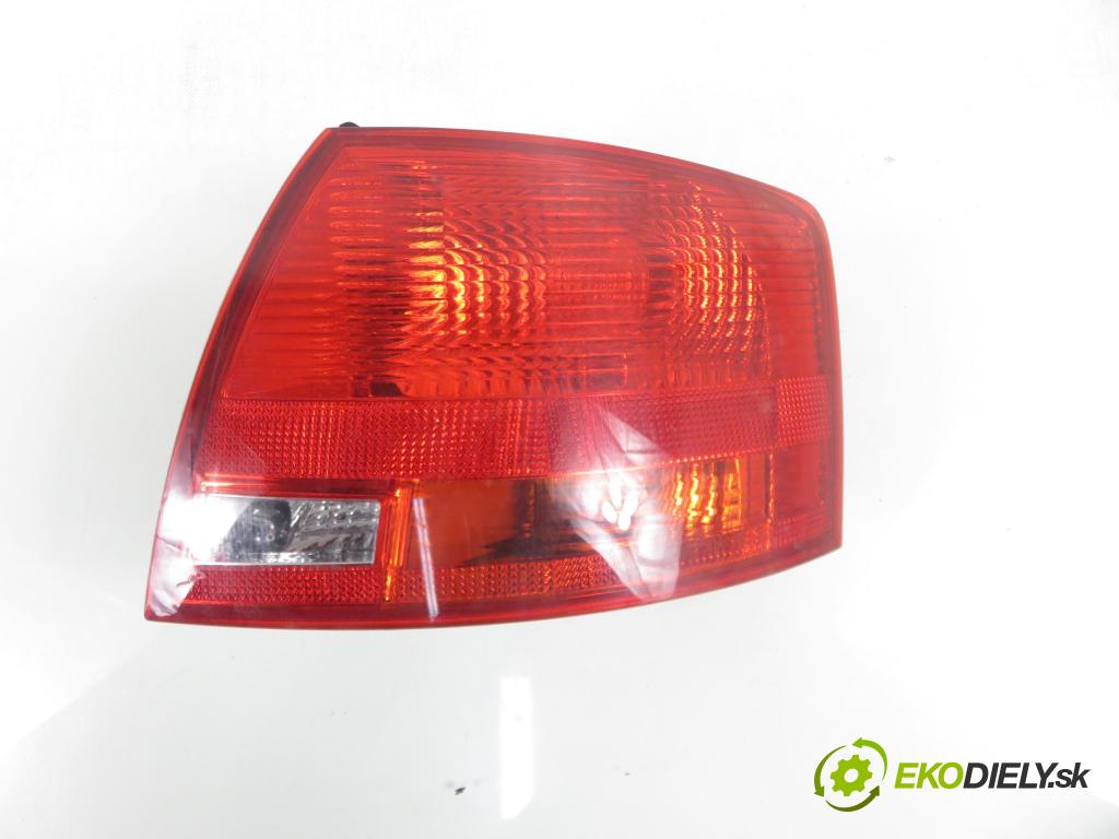 AUDI A4 Avant (8ED, B7) KOMBI 2007 103,00 2.0 TDI - BPW 1968,00 Svetlo pravé zadné