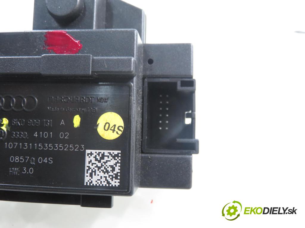 AUDI A5 (8T3) COUPE 2007 176,00 3.0 TDI quattro - CAPA 2967,00 spinačka 8K0909131A (Spínacia skrinka)