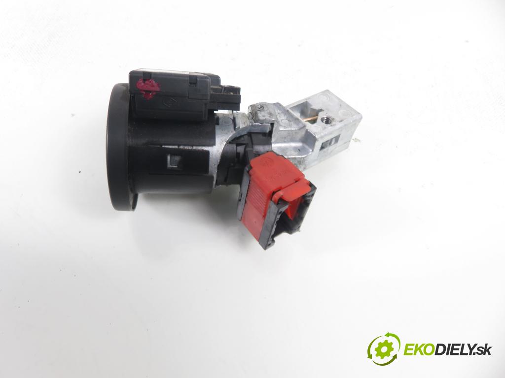 RENAULT MASTER III Platforma / podwozie (EV, HV, UV) KABINA/PLATFORMA 2015 0,00 2.3 dCi 165 FWD - M9T 700 2298,00 spinačka 8200405701F (Spínacia skrinka)