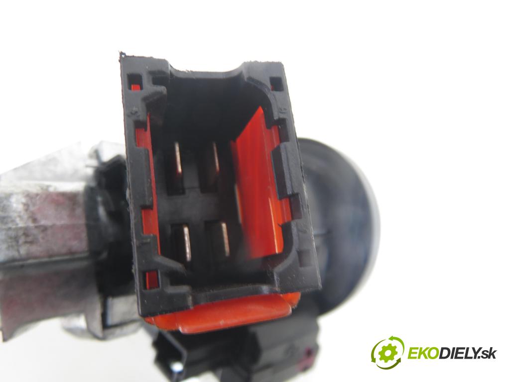 RENAULT MASTER III Platforma / podwozie (EV, HV, UV) KABINA/PLATFORMA 2015 0,00 2.3 dCi 165 FWD - M9T 700 2298,00 spinačka 8200405701F (Spínacia skrinka)