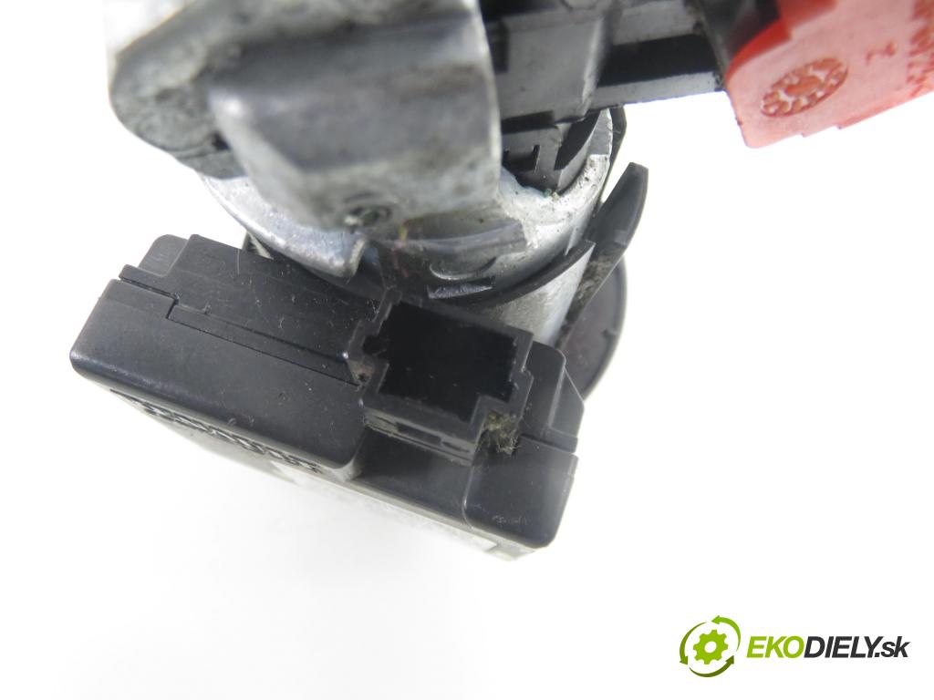 RENAULT MASTER III Platforma / podwozie (EV, HV, UV) KABINA/PLATFORMA 2015 0,00 2.3 dCi 165 FWD - M9T 700 2298,00 spinačka 8200405701F (Spínacia skrinka)