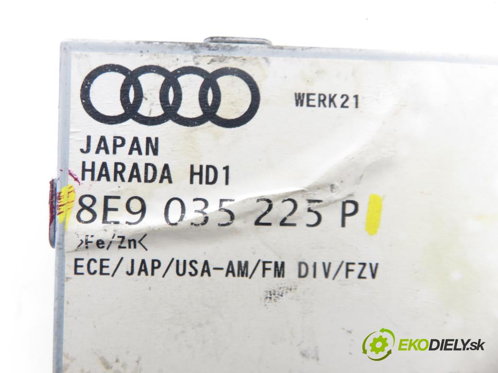 AUDI A4 Avant (8ED, B7) KOMBI 2007 103,00 2.0 TDI - BPW 1968,00 zesilovač Antenní: 8E9035225P (Zesilovač)
