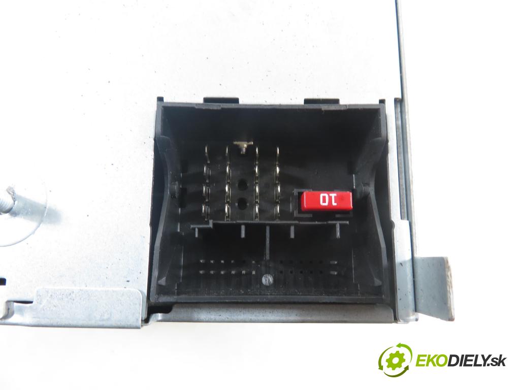 VW POLO (9N_) HB 2008 59,00 1.4 TDI - BNV 1422,00 RADIO CD 6Q0035152G