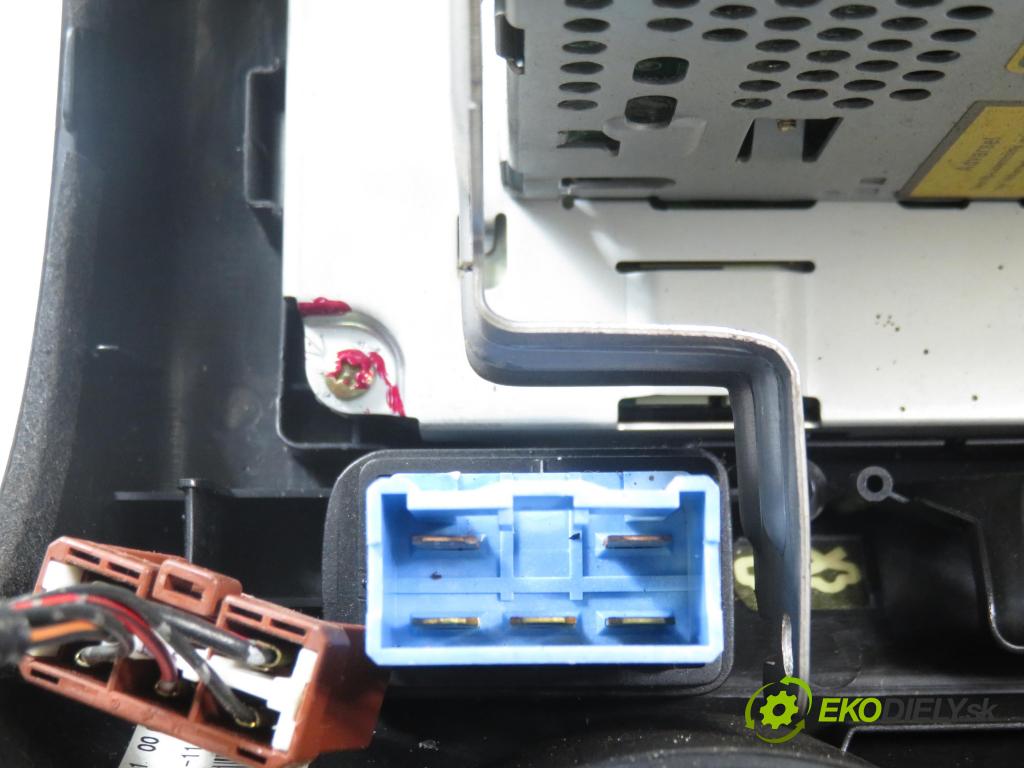 HONDA JAZZ II (GD_, GE3, GE2) HB 2002 61,00 1.3 (GD1) - L13A1 1339,00 RADIO CD MF9HN080