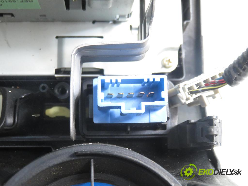 HONDA JAZZ II (GD_, GE3, GE2) HB 2002 61,00 1.3 (GD1) - L13A1 1339,00 RADIO CD MF9HN080