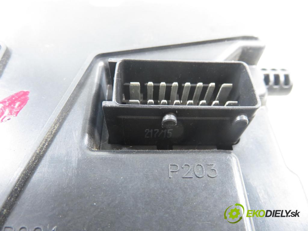 RENAULT MASTER III Platforma / podwozie (EV, HV, UV) KABINA/PLATFORMA 2015 0,00 2.3 dCi 165 FWD - M9T 700 2298,00 MODUL BCM 284B19799R ; NS10814444