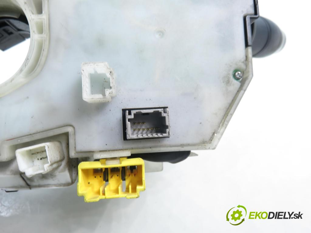 RENAULT MASTER III Platforma / podwozie (EV, HV, UV) KABINA/PLATFORMA 2015 0,00 2.3 dCi 165 FWD - M9T 700 2298,00 PAKA/ŘAZENÍ/SADA: 255679223R