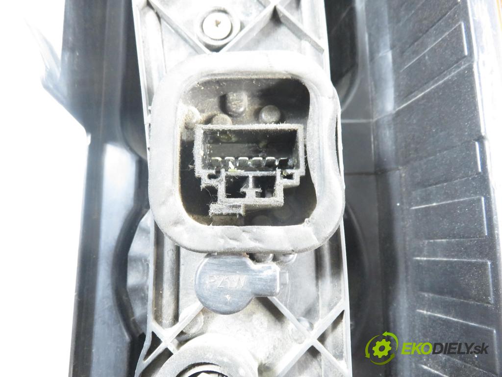 PEUGEOT BOXER Skrzynia FURGON 2007 88,00 2.2 HDi 120 - 4HU (P22DTE) 2198,00 Svetlo ľavé zadné