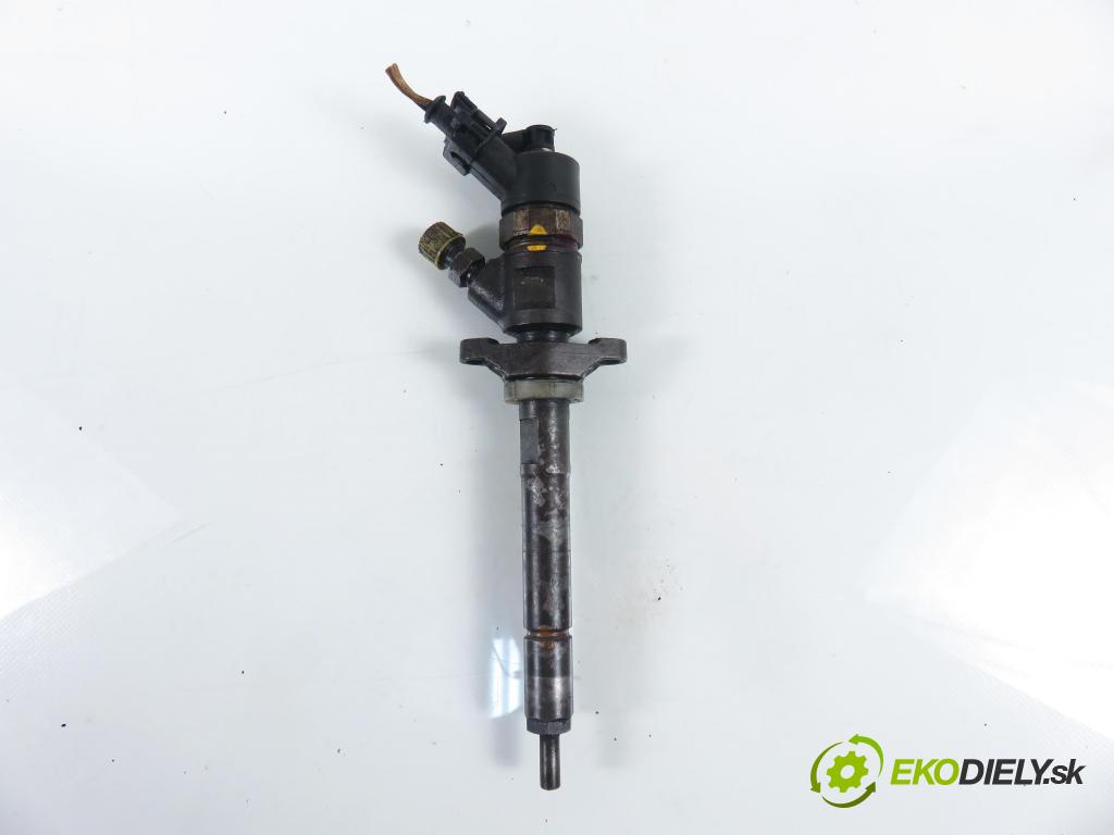 CITROEN C4 I (LC_) HB 2006 80,00 1.6 HDi - 9HY (DV6TED4) 1560,00 vstrekovač 0445110281 (Vstrekovač paliva)