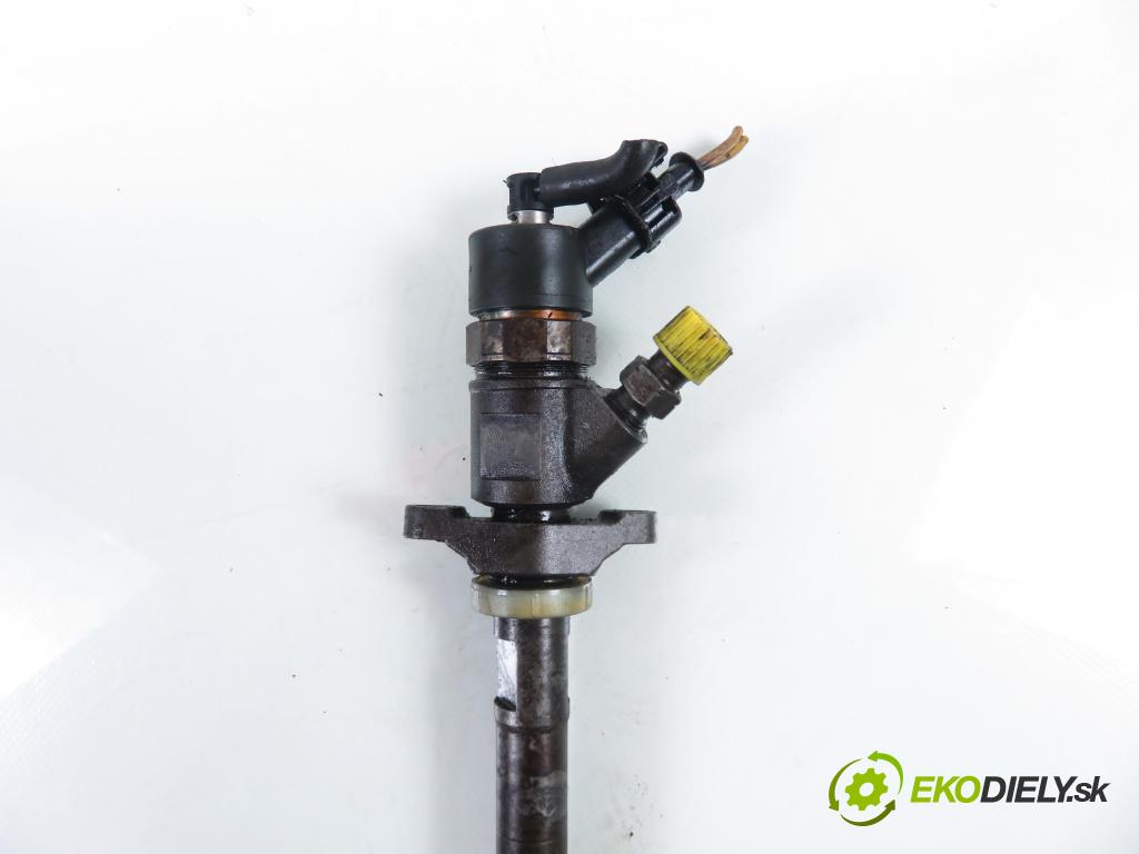 CITROEN C4 I (LC_) HB 2006 80,00 1.6 HDi - 9HY (DV6TED4) 1560,00 vstrekovač 0445110281 (Vstrekovač paliva)