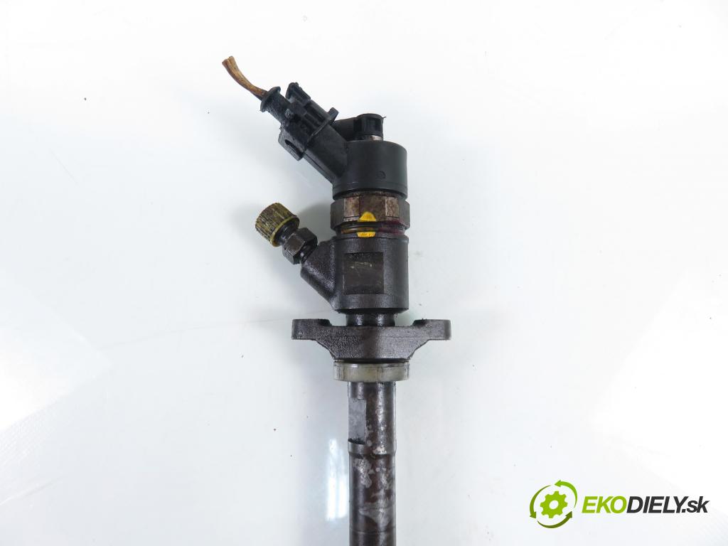 CITROEN C4 I (LC_) HB 2006 80,00 1.6 HDi - 9HY (DV6TED4) 1560,00 vstrekovač 0445110281 (Vstrekovač paliva)