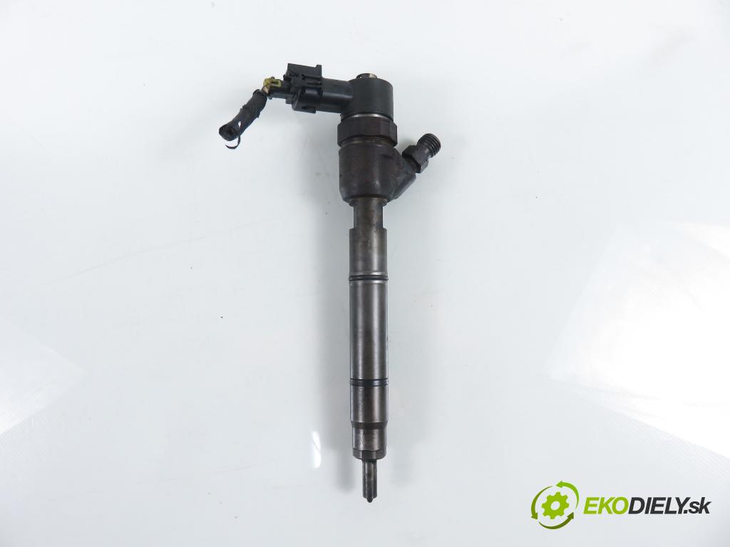 KIA PRO CEE'D (ED) HB 2008 85,00 1.6 CRDi 115 - D4FB 1582,00 vstrekovač 0445110256 ; 338002A400 (Vstrekovač paliva)