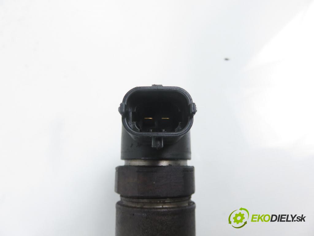 KIA PRO CEE'D (ED) HB 2008 85,00 1.6 CRDi 115 - D4FB 1582,00 vstrekovač 0445110256 ; 338002A400 (Vstrekovač paliva)