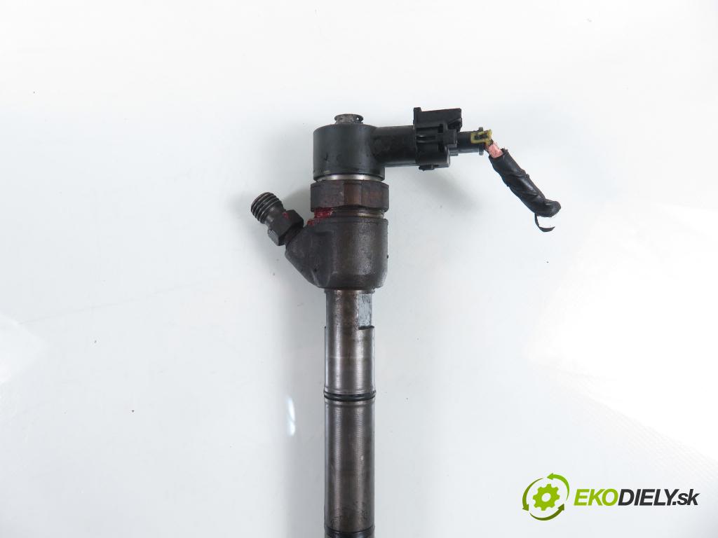 KIA PRO CEE'D (ED) HB 2008 85,00 1.6 CRDi 115 - D4FB 1582,00 vstrekovač 0445110256 ; 338002A400 (Vstrekovač paliva)