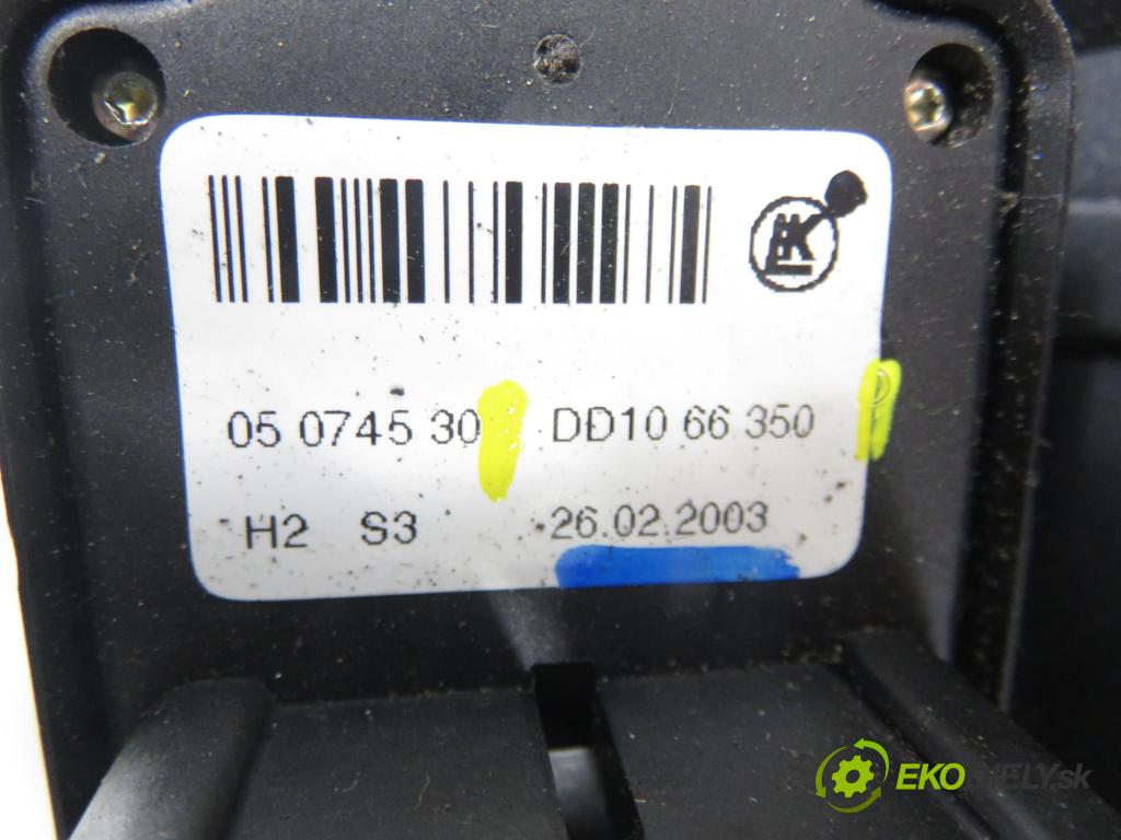 MAZDA 2 (DY) HB 2004 59,00 1.4 - FXJA 1388,00 Panel ovládaní oken DD1066350 ; 3M71A24185C