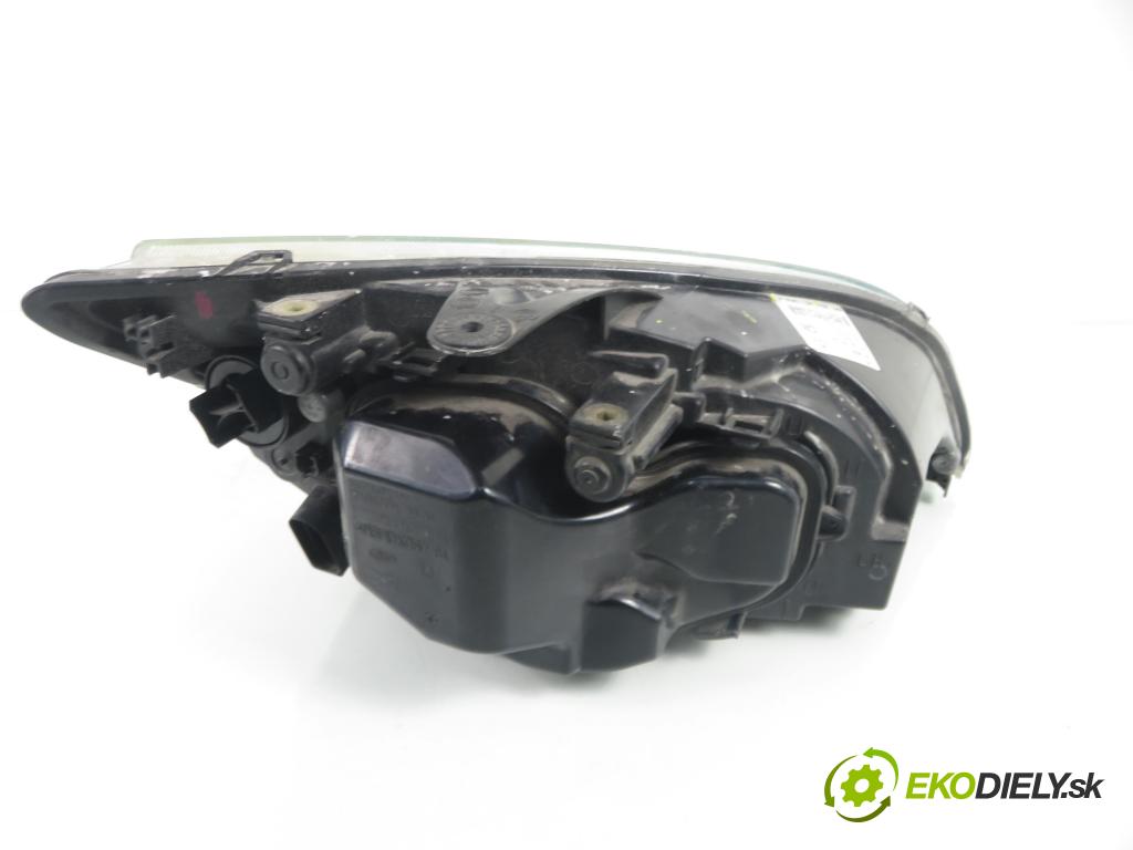 FORD FOCUS II Turnier (DA_, FFS, DS) KOMBI 2006 80,00 1.6 TDCi 109 - G8DE 1560,00 Svetlo LP 4M5113W030AC