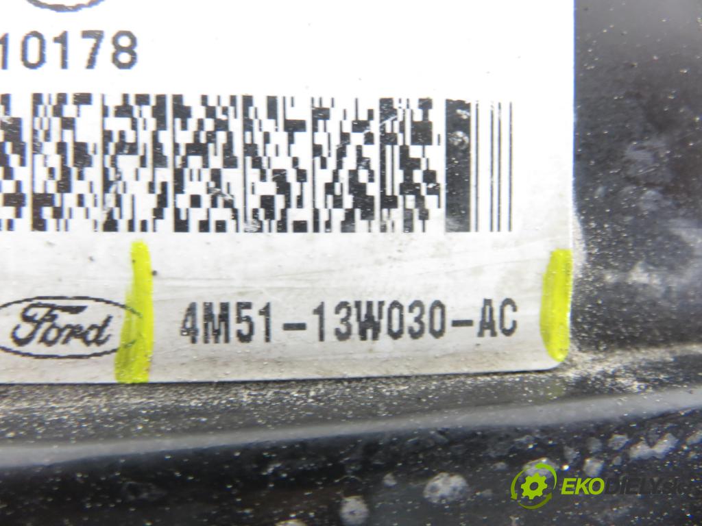 FORD FOCUS II Turnier (DA_, FFS, DS) KOMBI 2006 80,00 1.6 TDCi 109 - G8DE 1560,00 Svetlo LP 4M5113W030AC