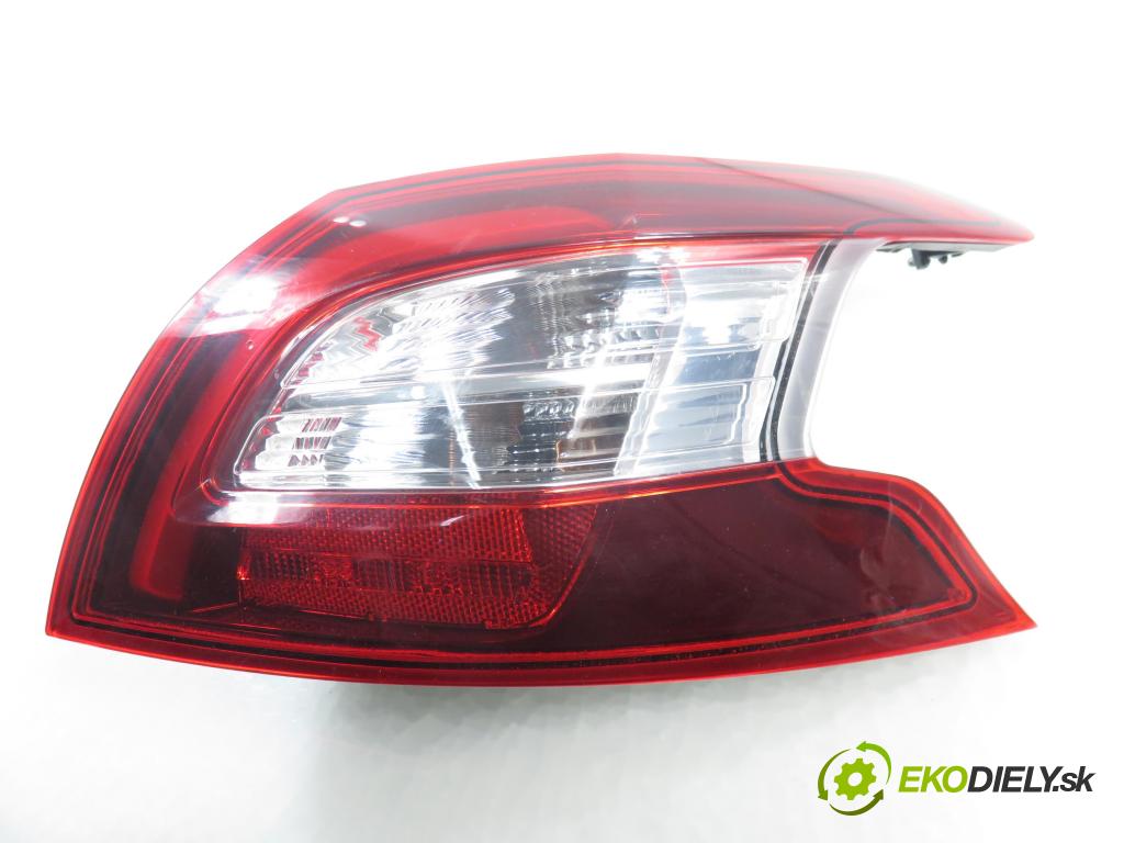 PEUGEOT 308 II HB 2014 68,00 1.6 HDi - 9HP (DV6DTED) 1560,00 Svetlo pravé zadné 81250201