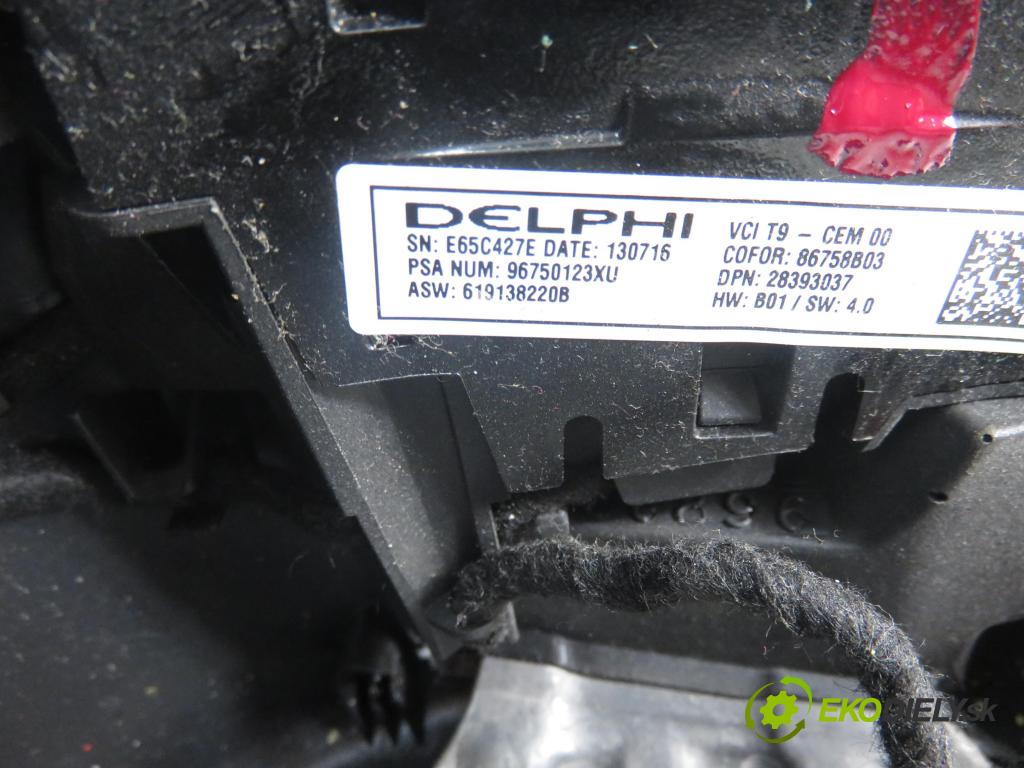 PEUGEOT 308 II HB 2014 68,00 1.6 HDi - 9HP (DV6DTED) 1560,00 Volant 6225869 (Volant)