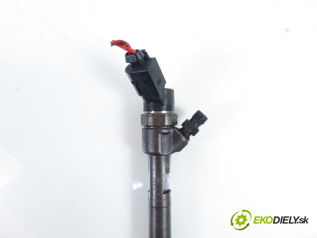 SMART FORTWO Coupe (450) HB 2004 30,00 0.8 CDI (450.300, 450.301, 450.302, 450.303, 450.3 799,00 vstrekovač 0445110023 ; 6600700187 (Vstrekovač paliva)