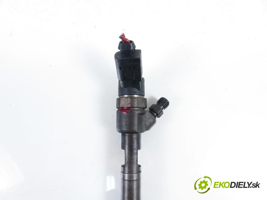 SMART FORTWO Coupe (450) HB 2004 30,00 0.8 CDI (450.300, 450.301, 450.302, 450.303, 450.3 799,00 vstrekovač 0445110023 ; 6600700187 (Vstrekovač paliva)