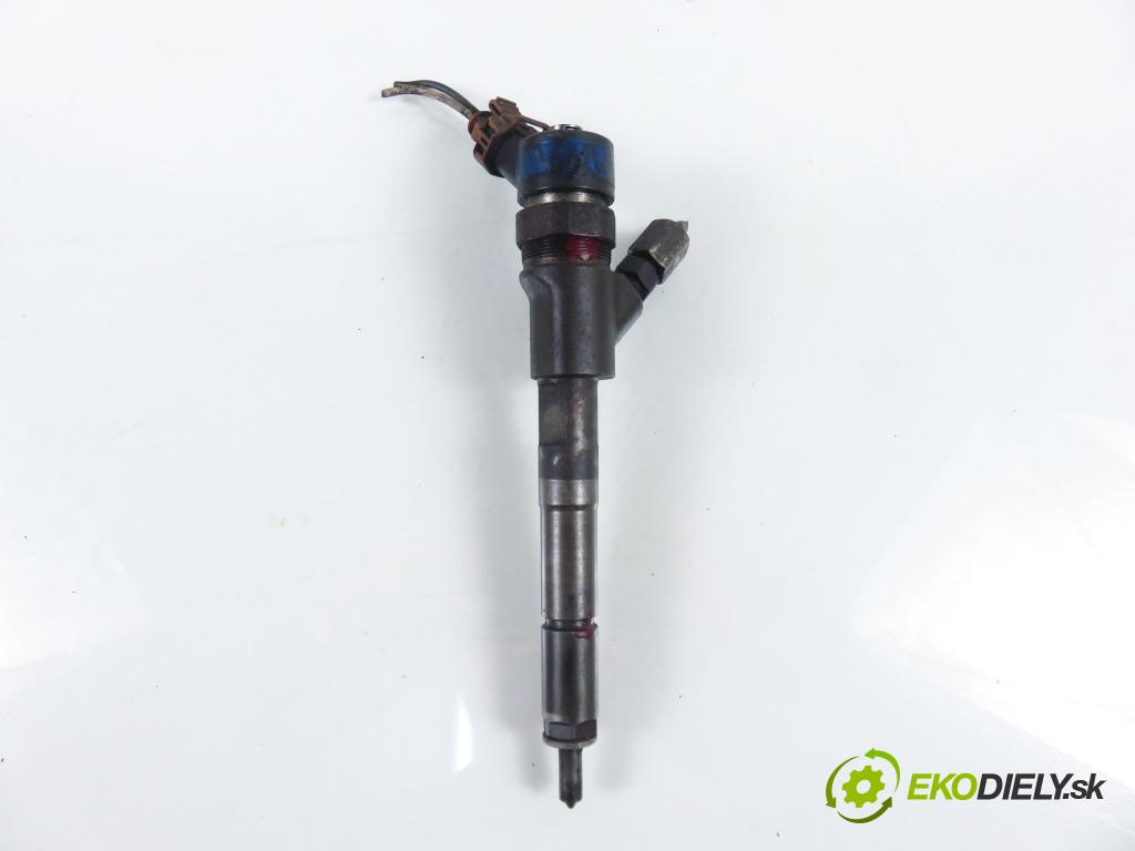 TOYOTA YARIS (_P1_) HB 2003 55,00 1.4 D-4D (NLP10_) - 1ND-TV 1364,00 vstrekovač 0445110085 ; 2367033010 (Vstrekovač paliva)