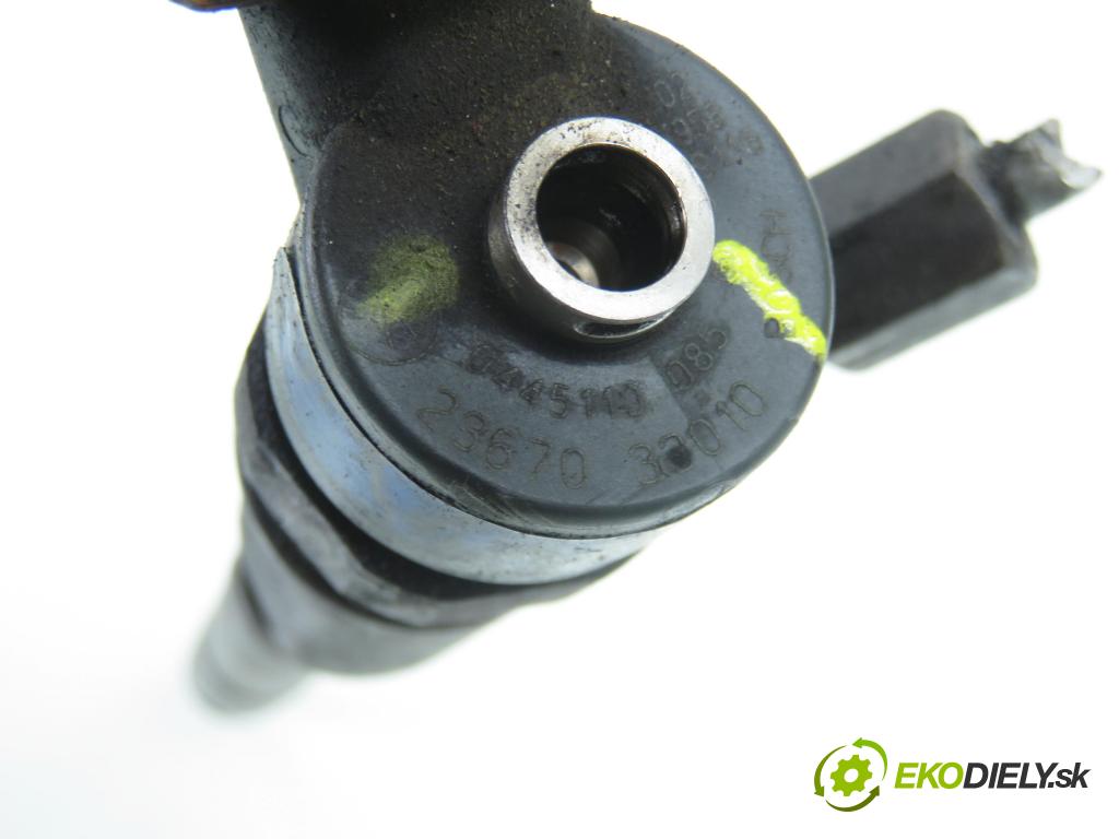 TOYOTA YARIS (_P1_) HB 2003 55,00 1.4 D-4D (NLP10_) - 1ND-TV 1364,00 vstrekovač 0445110085 ; 2367033010 (Vstrekovač paliva)