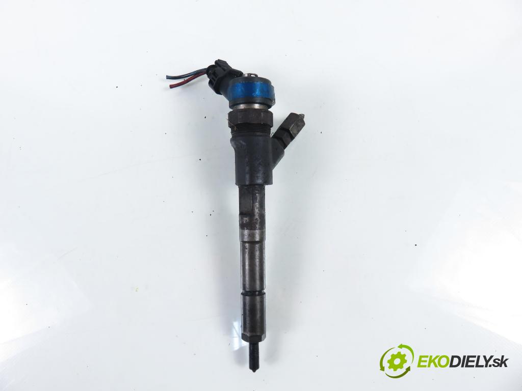 TOYOTA YARIS (_P1_) HB 2003 55,00 1.4 D-4D (NLP10_) - 1ND-TV 1364,00 vstrekovač 0445110085 ; 2367033010 (Vstrekovač paliva)